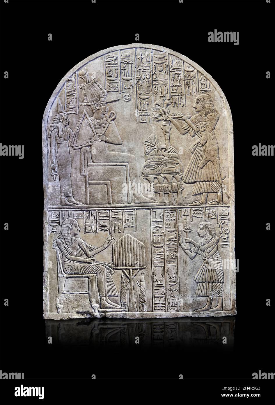 Antica stele egiziana del sacerdote Iouny, 1069-665 a.C., III periodo intermedio, calcare . Il Museo del Louvre inv C89. Nella parte superiore registro Iouny fa un Foto Stock