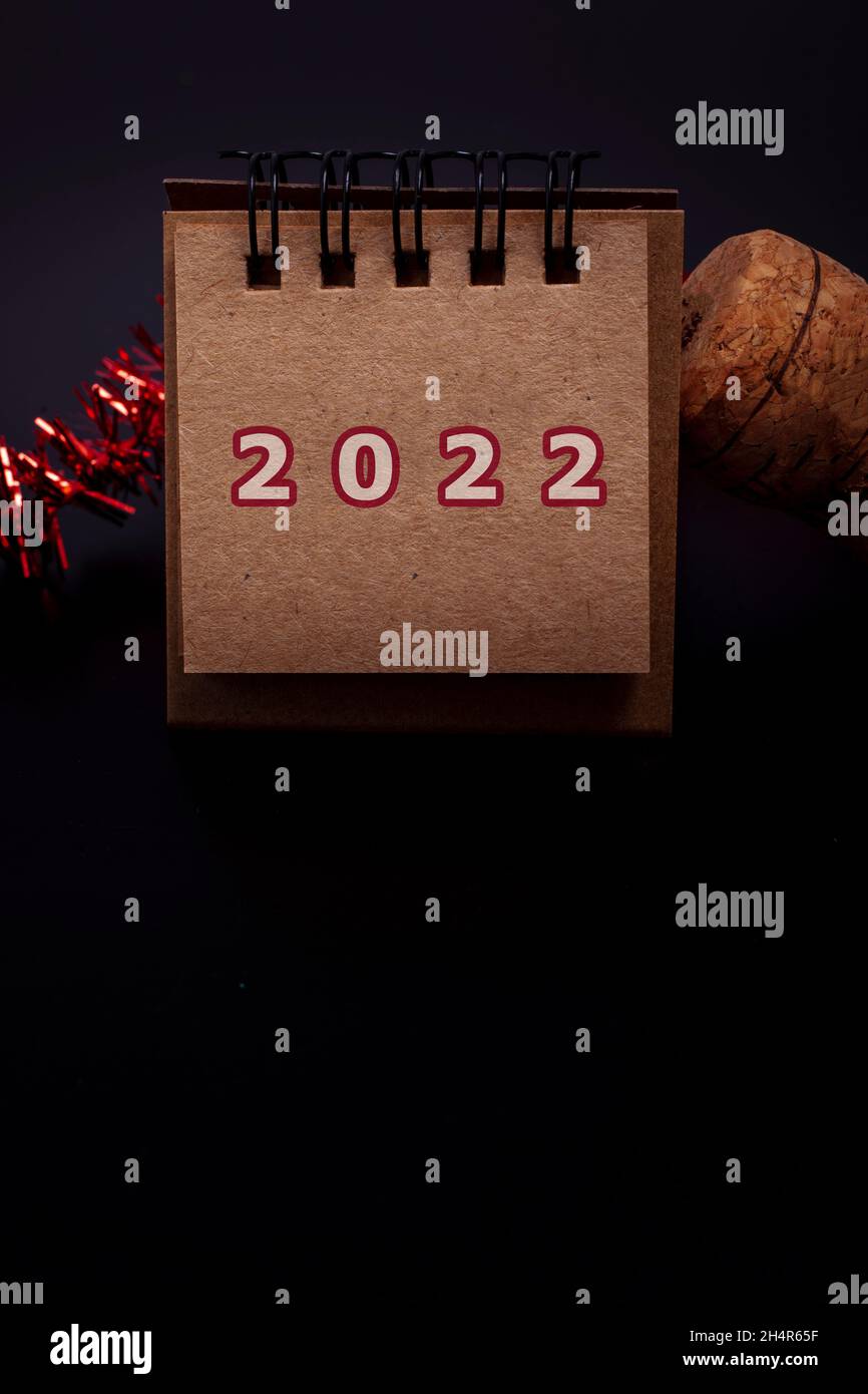 Calendario 2022 e decorazione di natale - concetto di Capodanno Foto Stock