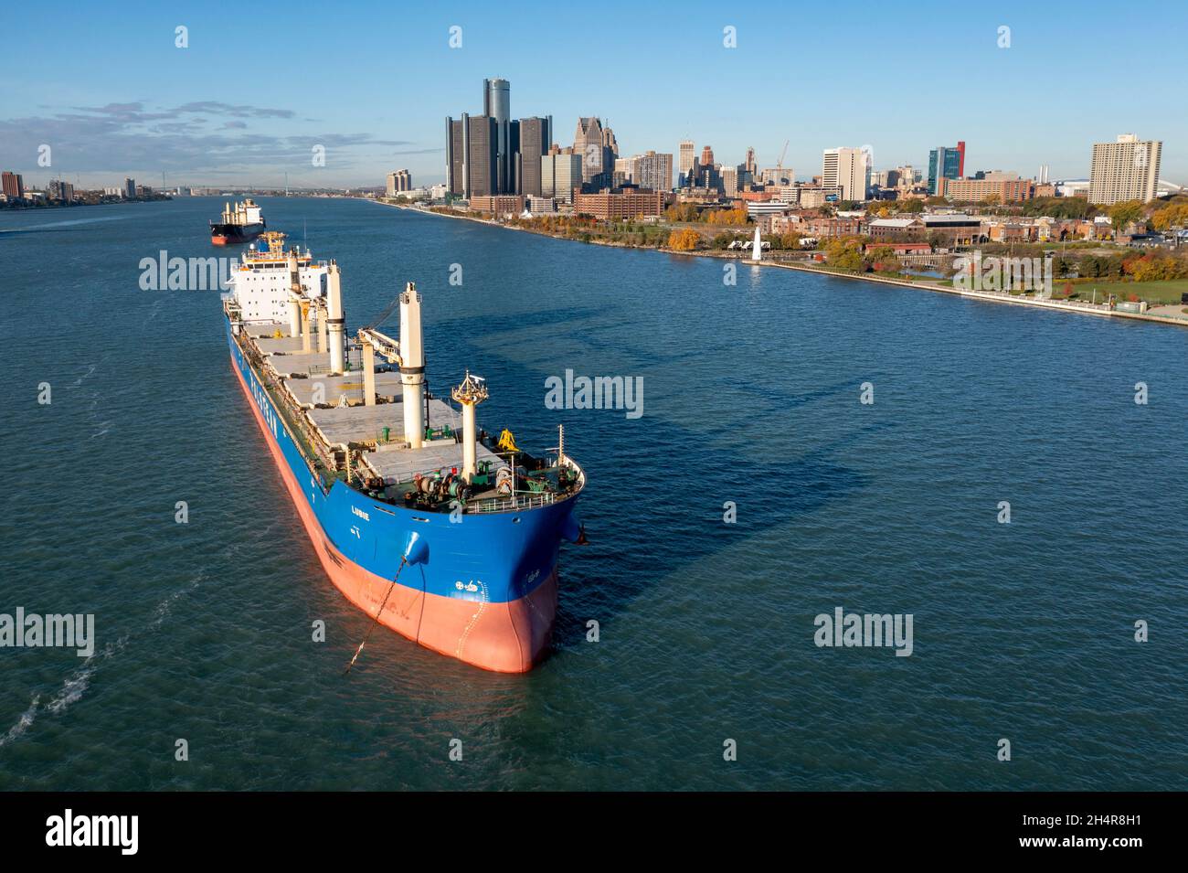 Detroit, Michigan - Oceangoing navi ancorate nel fiume Detroit vicino al centro di Detroit. Il Lubie (primo piano) e Resko sono di proprietà della Ste Polacca Foto Stock