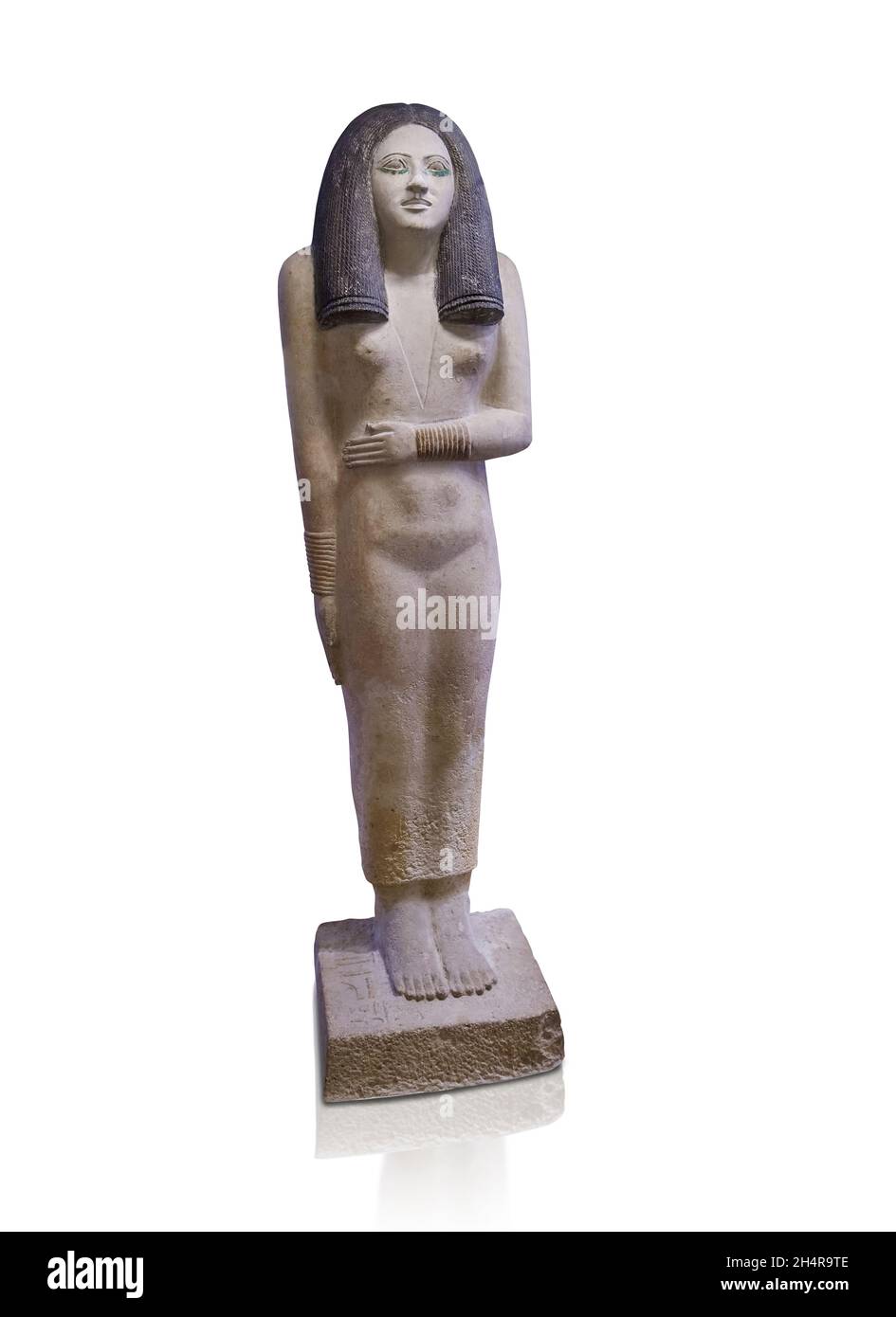 Statua egiziana scultura di NESA, 2700-2620 a.C., terza dinastia, calcare. Museo del Louvre inv A38 o N39. Donna (in piedi, piedi Uniti, braccio sinistro piegato o Foto Stock