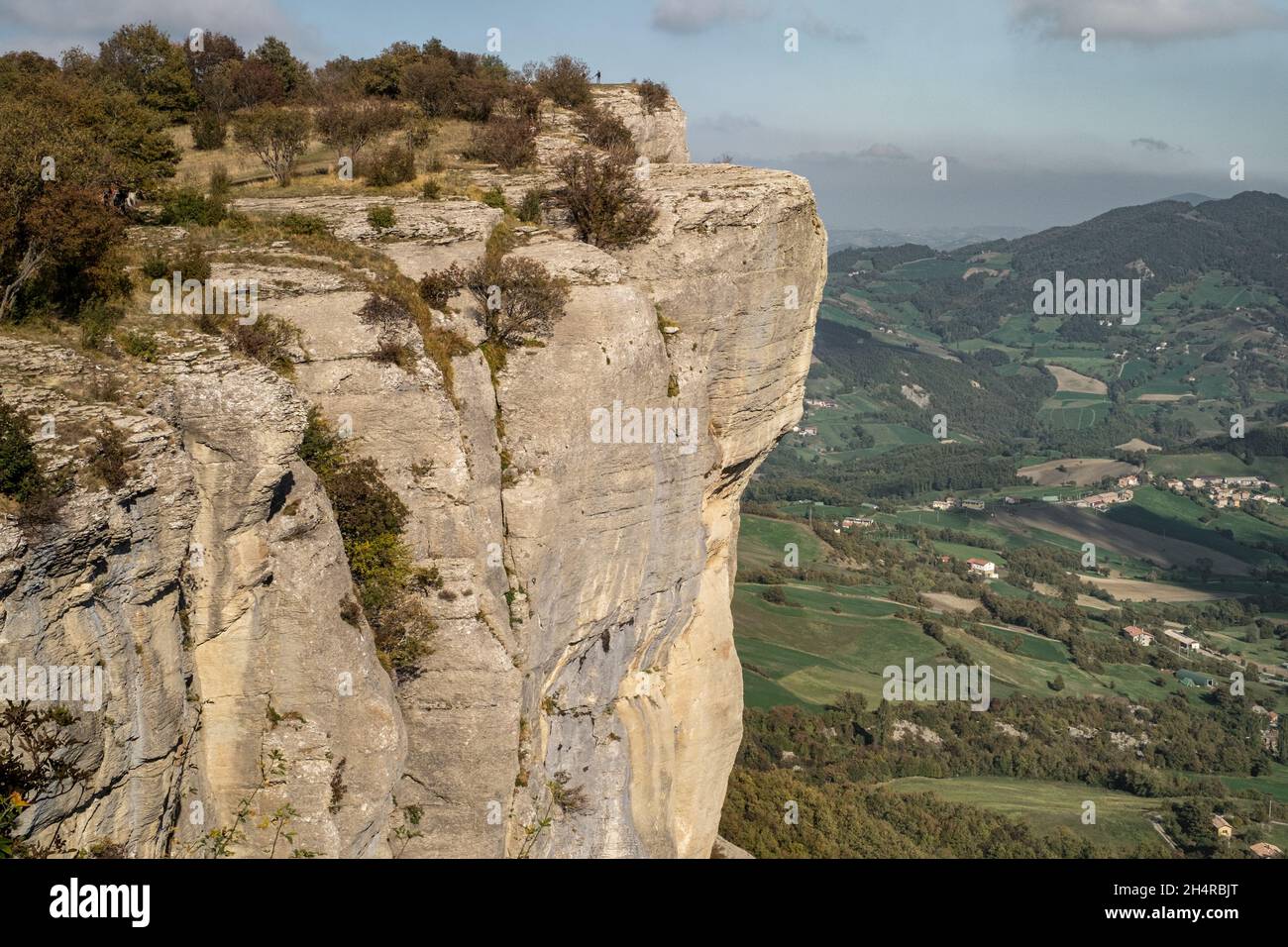 La grande scogliera della pietra di Bismantova, provincia di Reggio Emilia, Emilia e Romagna, Italia. Foto Stock