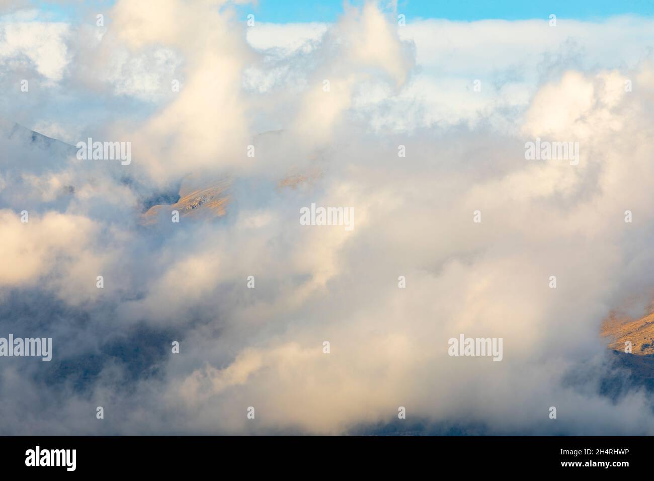 Strom autunnale su Pic de Finestrelles (picco Finestrelles). Alta Cerdanya, Girona, Catalogna, Spagna, Europa. Foto Stock
