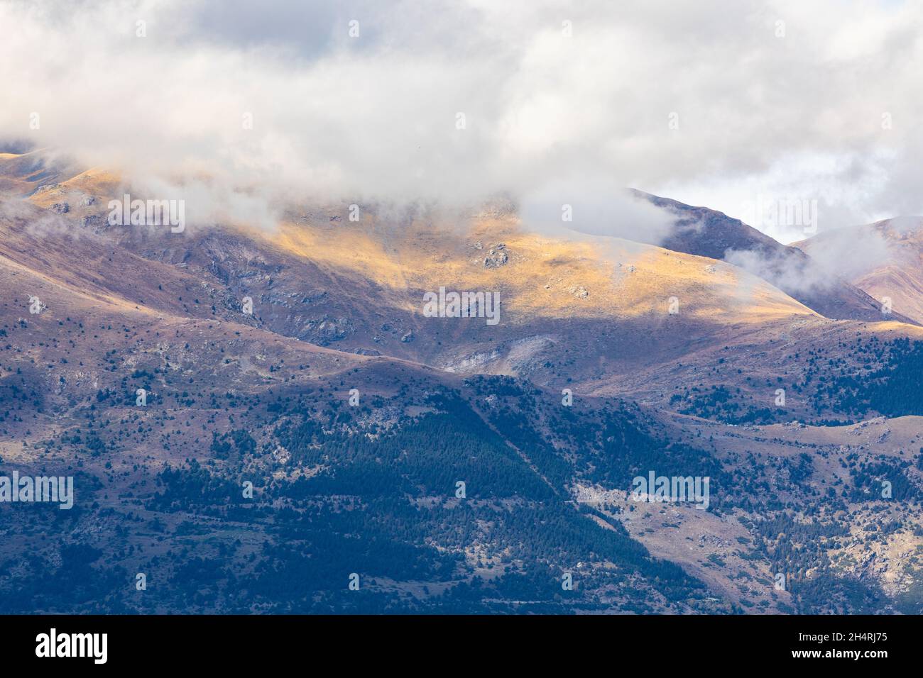 Strom autunnale su Pic de Finestrelles (picco Finestrelles). Alta Cerdanya, Girona, Catalogna, Spagna, Europa. Foto Stock