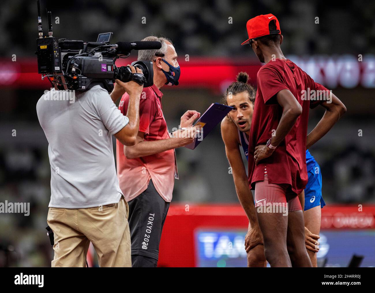 Tokyo Tokio, 01.08.2021, Giappone, Giochi Olimpici Gianmarco tamberi (ITA) e Mutaz Essa Barshim (QAT) vincendo l'oro nel salto degli uomini durante il Toky Foto Stock