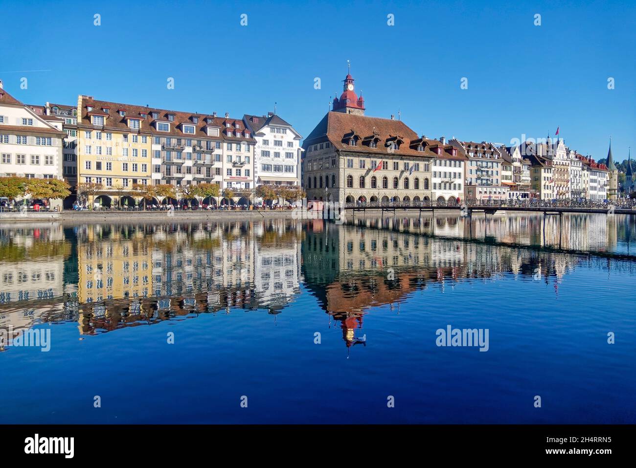 Luzern im Herbst, Fluss Reuss, Altstadt, Schweiz Foto Stock