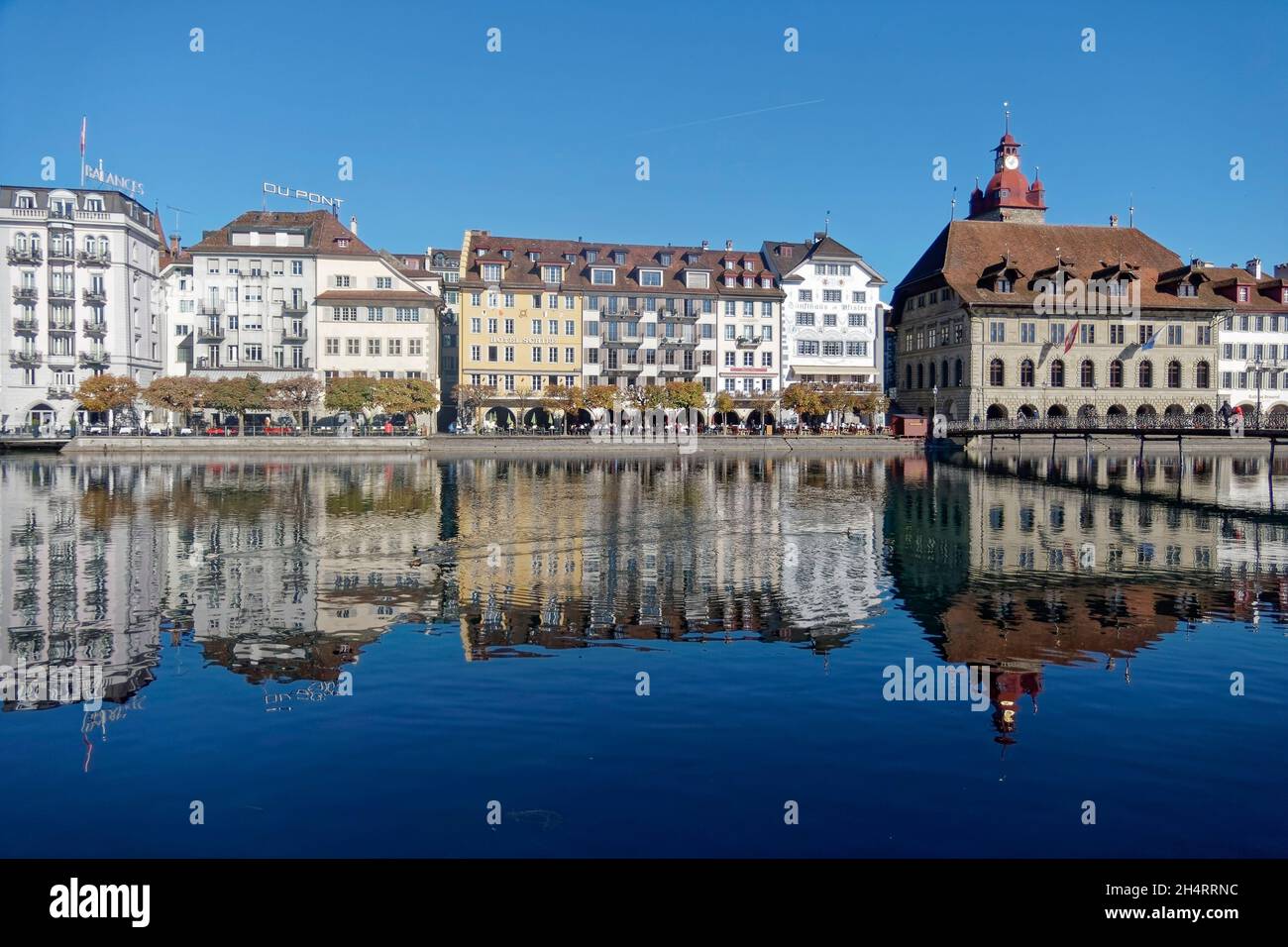 Luzern im Herbst, Fluss Reuss, Altstadt, Schweiz Foto Stock
