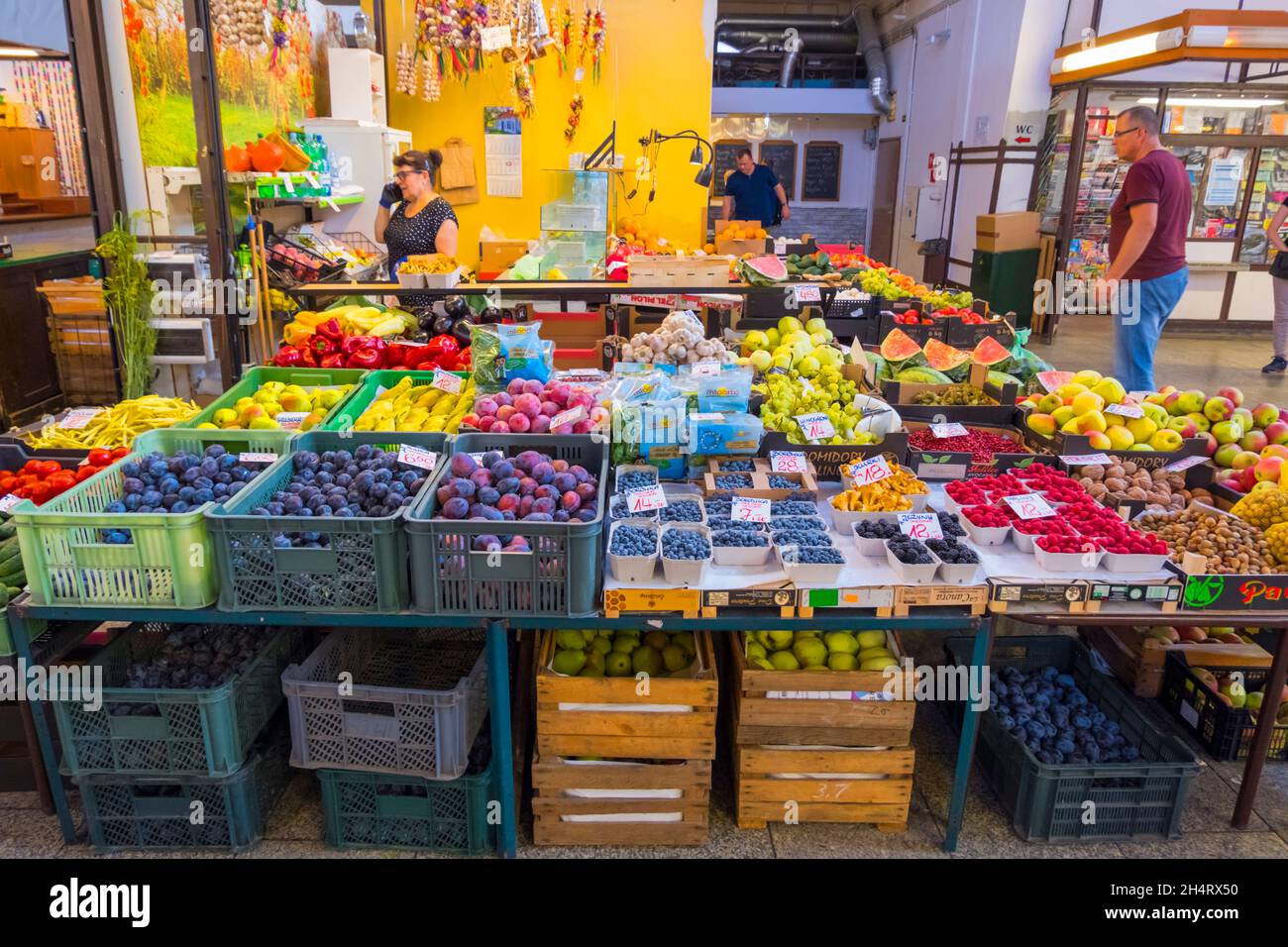 Bancarella di frutta e verdura, Hala Targowa, mercato, Breslavia, Polonia Foto Stock