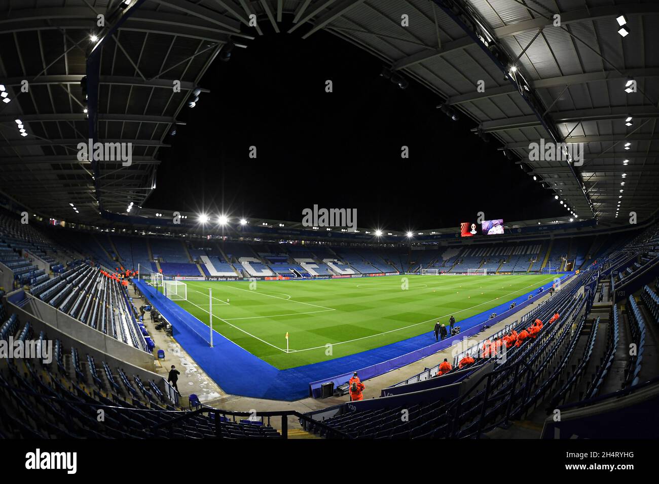 LEICESTER, GBR. 4 NOVEMBRE Vista generale all'interno del King Power Stadium, sede di Leicester City durante la partita UEFA Europa League Group C tra Leicester City e FC Spartak Moscow al King Power Stadium di Leicester giovedì 4 novembre 2021. (Credit: Jon Hobley | MI News) Credit: MI News & Sport /Alamy Live News Foto Stock