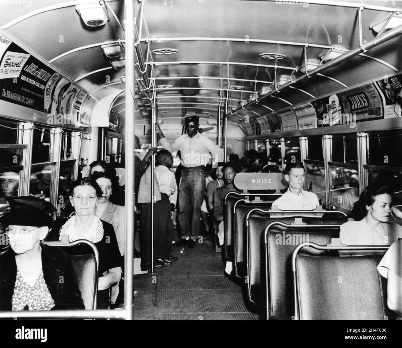 SEGREGAZIONE SU UN AUTOBUS A BIRMINGHAM, ALABAMA, CIRCA 1962 Foto Stock