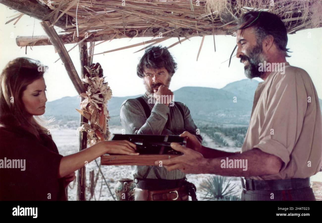 HANNIE CAULDER 1971 Paramount Pictures film con da sinistra: Raquel Welch, Robert Culp, Christopher Lee Foto Stock