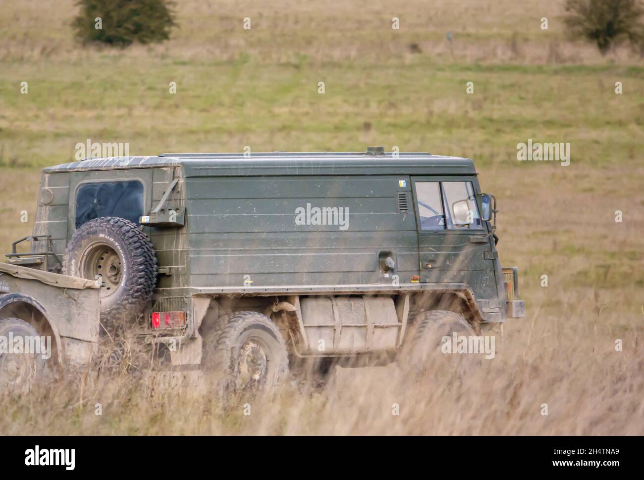 A British Army Steyr-Daimler-Puch - BAE Systems Pinzgauer High-Mobility 4x4 AWD All-Terrain utility vehicle on Military Exercise Wilts UK Foto Stock