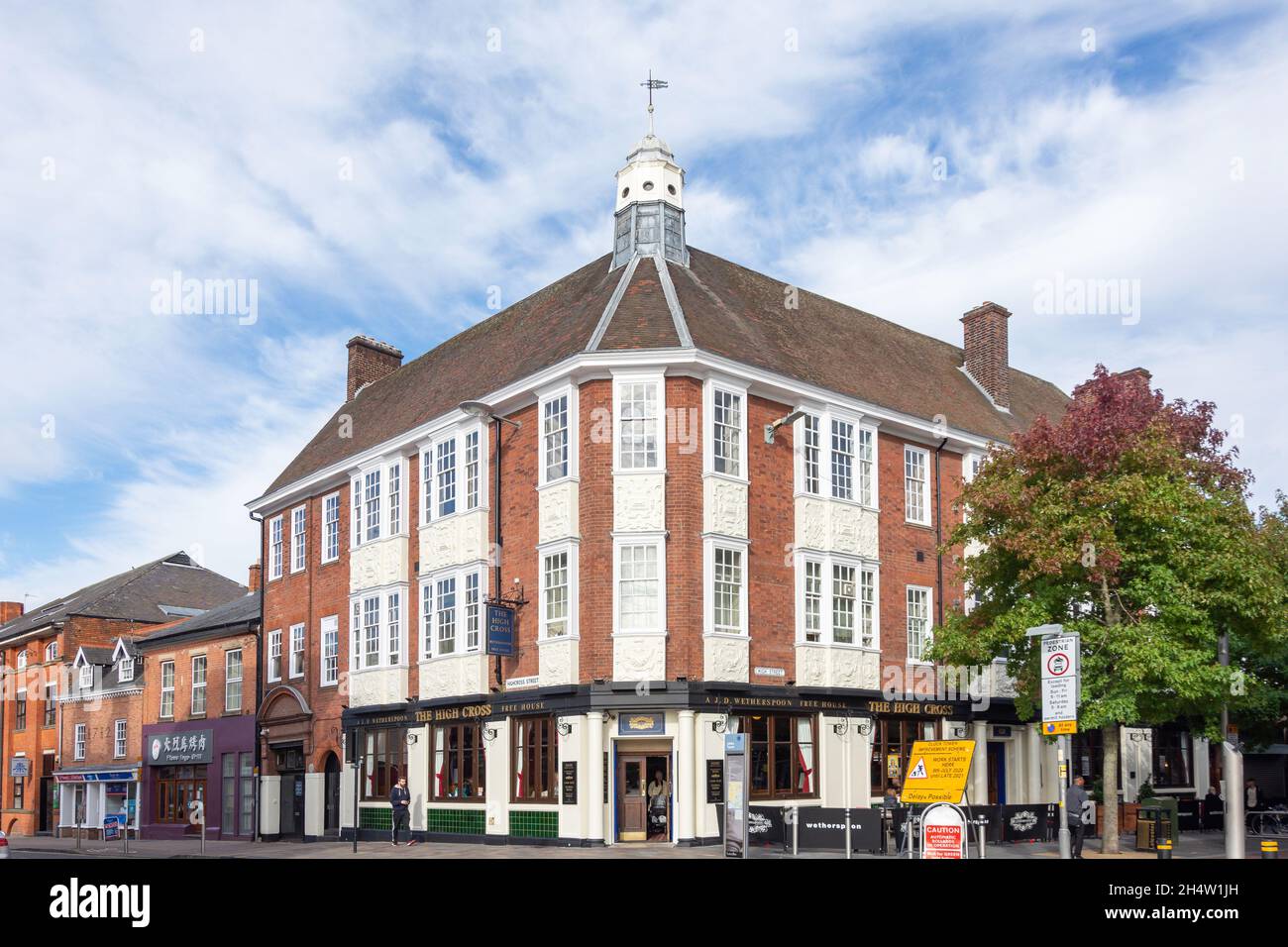 J D Wetherspoon The High Cross Pub, High Street, Cathedral Quarter, City of Leicester, Leicestershire, Inghilterra, Regno Unito Foto Stock