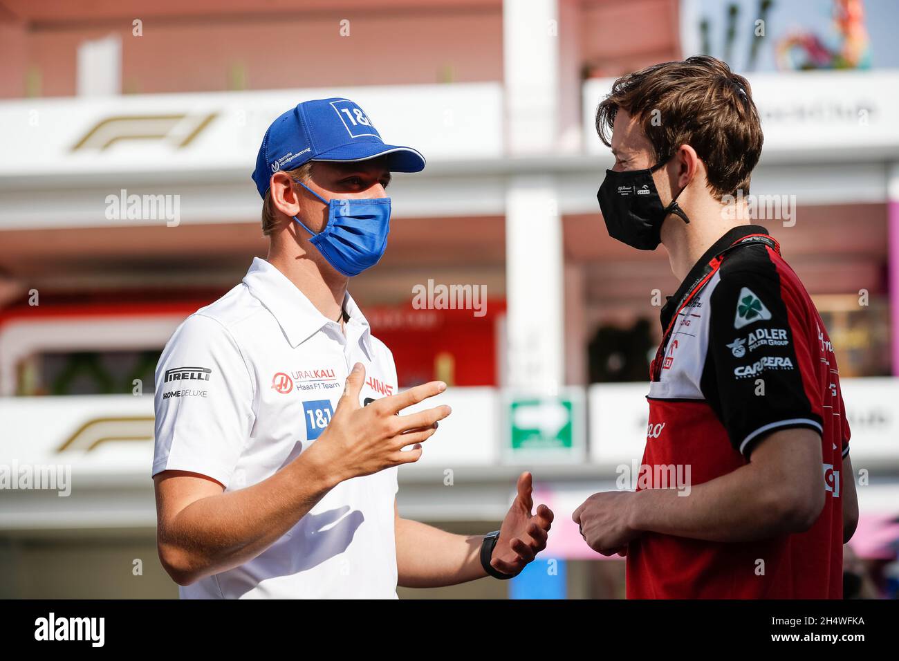 SCHUMACHER Mick (ger), Haas F1 Team VF-21 Ferrari, ILOTT Callum (gbr), Alfa Romeo Racing ORLEN, ritratto durante la Formula 1 Gran Premio De la Ciudad De Mexico 2021, Gran Premio di Città del Messico, 18° round del Campionato del mondo FIA di Formula uno 2021 dal 5 al 7 novembre, 2021 sull'Autodromo Hermanos Rodriguez, a Città del Messico, Messico - Foto: Antonin Vincent/DPPI/LiveMedia Foto Stock