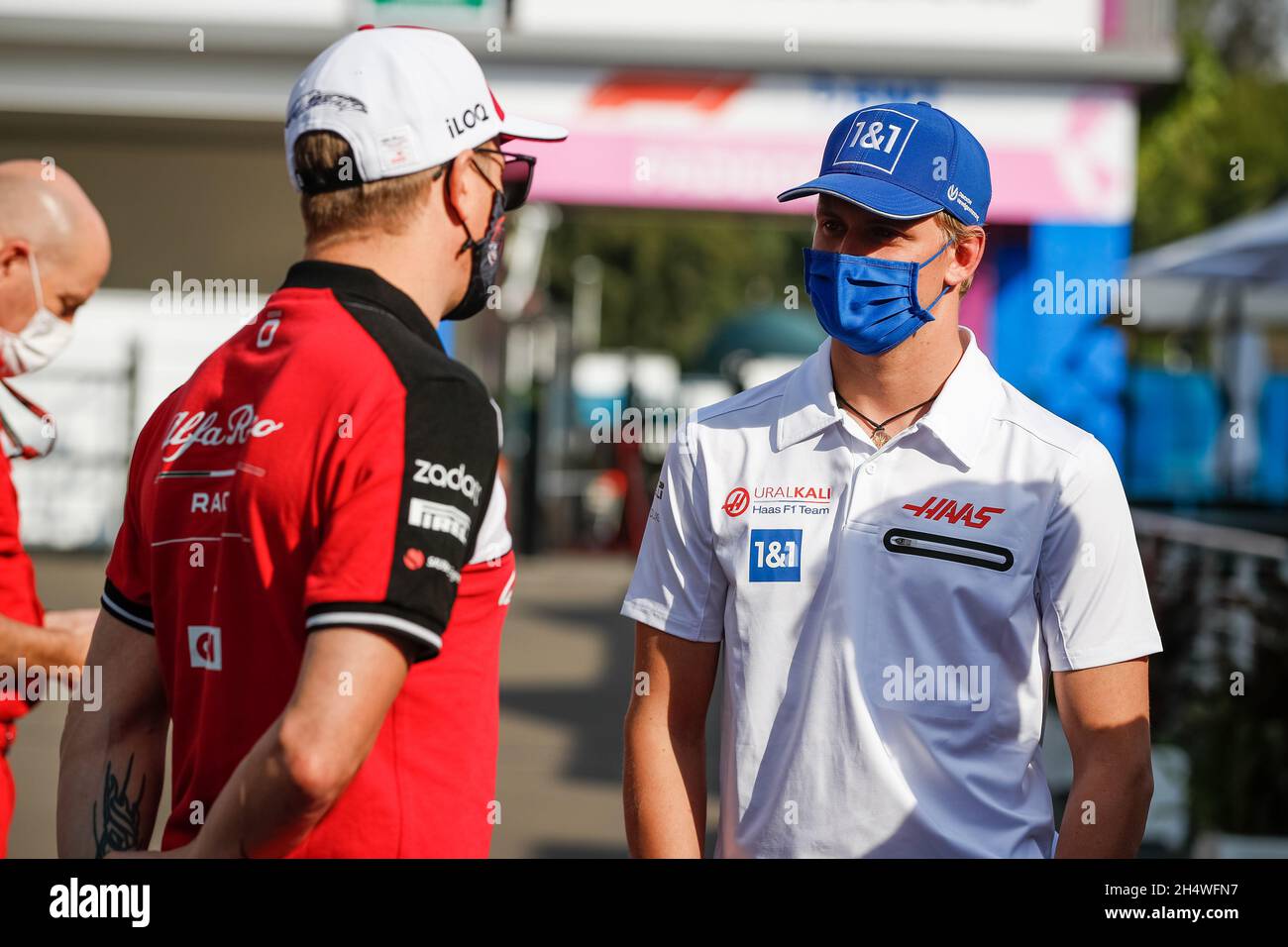 SCHUMACHER Mick (ger), Haas F1 Team VF-21 Ferrari, RAIKKONEN Kimi (fin), Alfa Romeo Racing ORLEN C41, ritratto durante la Formula 1 Gran Premio De la Ciudad De Mexico 2021, Mexico City Grand Prix, 18° round del Campionato del mondo FIA di Formula uno 2021 dal 5 al 7 novembre, 2021 sull'Autodromo Hermanos Rodriguez, a Città del Messico, Messico - Foto: Antonin Vincent/DPPI/LiveMedia Foto Stock