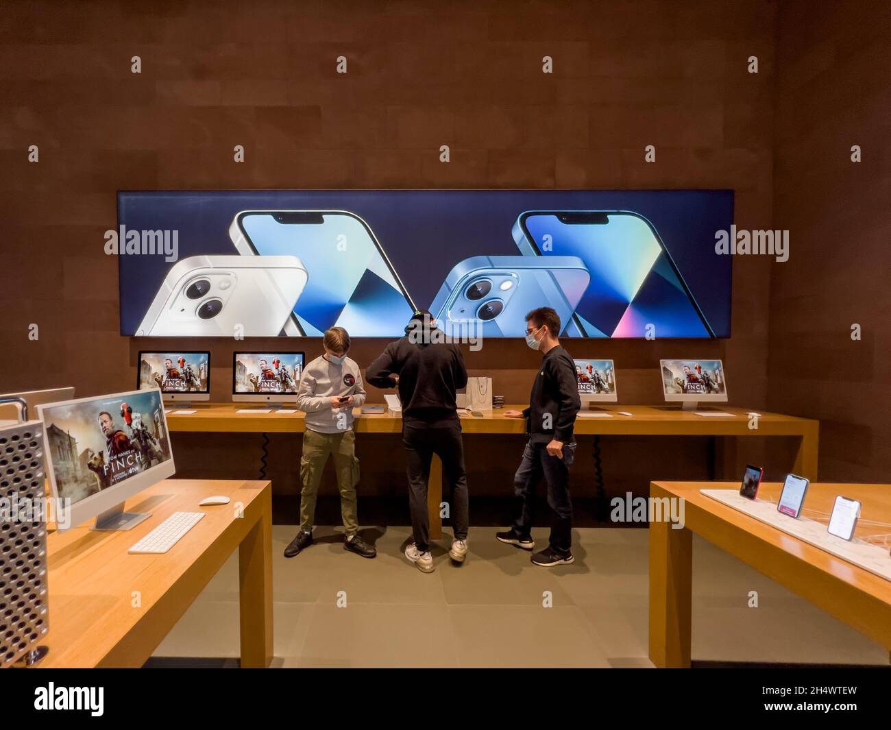 Finch film pubblicità sugli schermi di più recente Apple iMac M1 silicio Foto Stock