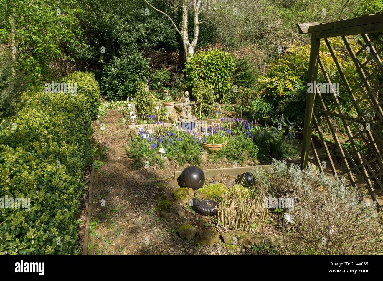 Giardino dimostrativo al National Herb Center, un centro erbario e giardino, Warmington, Warwickshire, Regno Unito Foto Stock