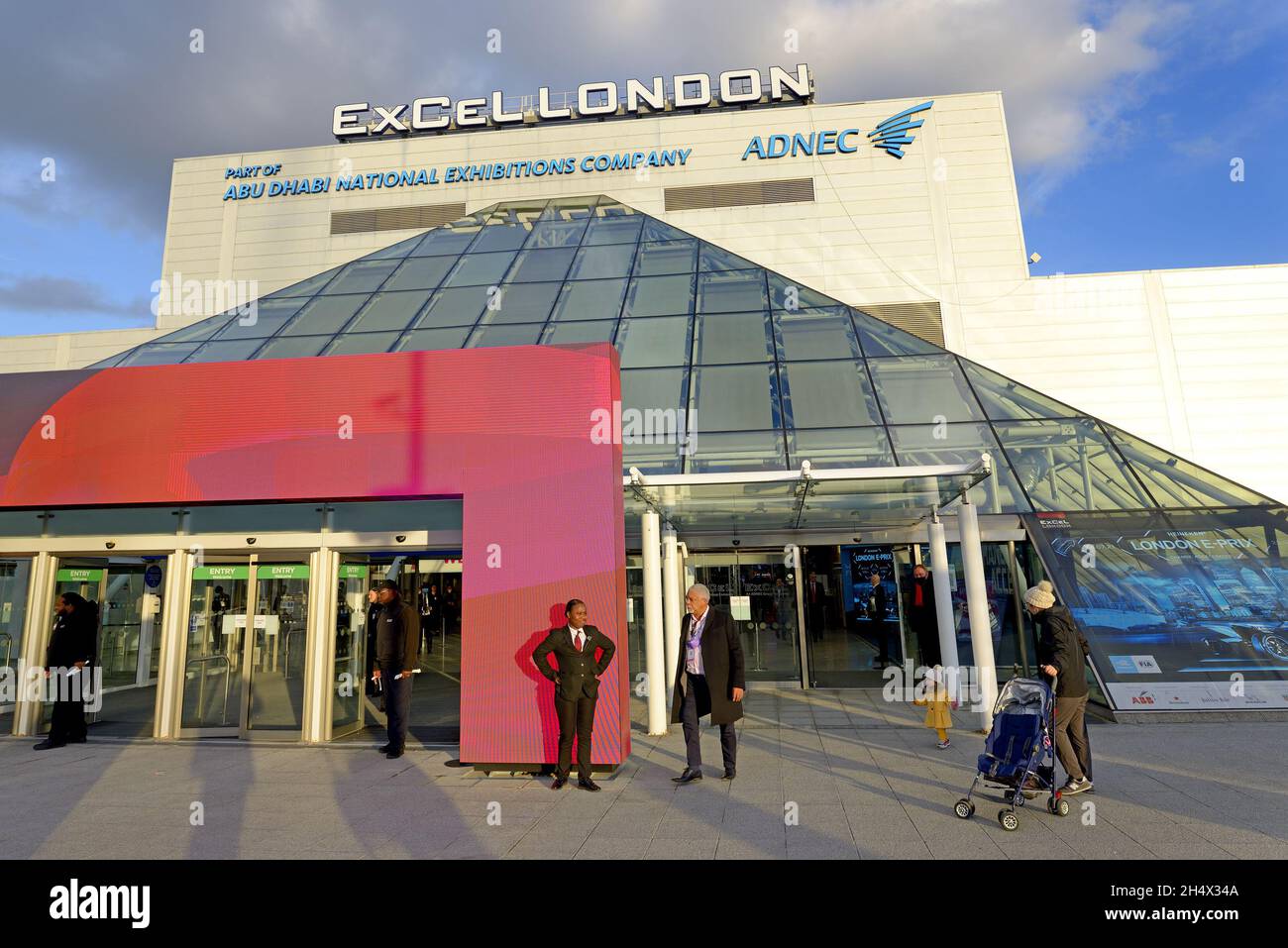 Excel London Customs House ingresso durante il World Travel Market (WTM) a Excel London, novembre 2021 Foto Stock