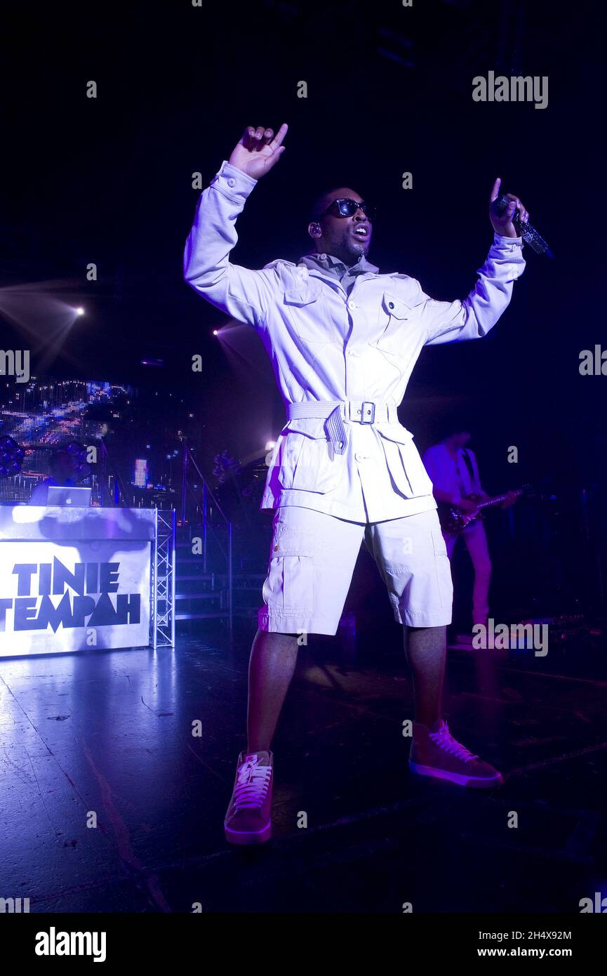 Tinie Tempah vive in concerto presso l'Accademia 02 di Birmingham. Foto Stock