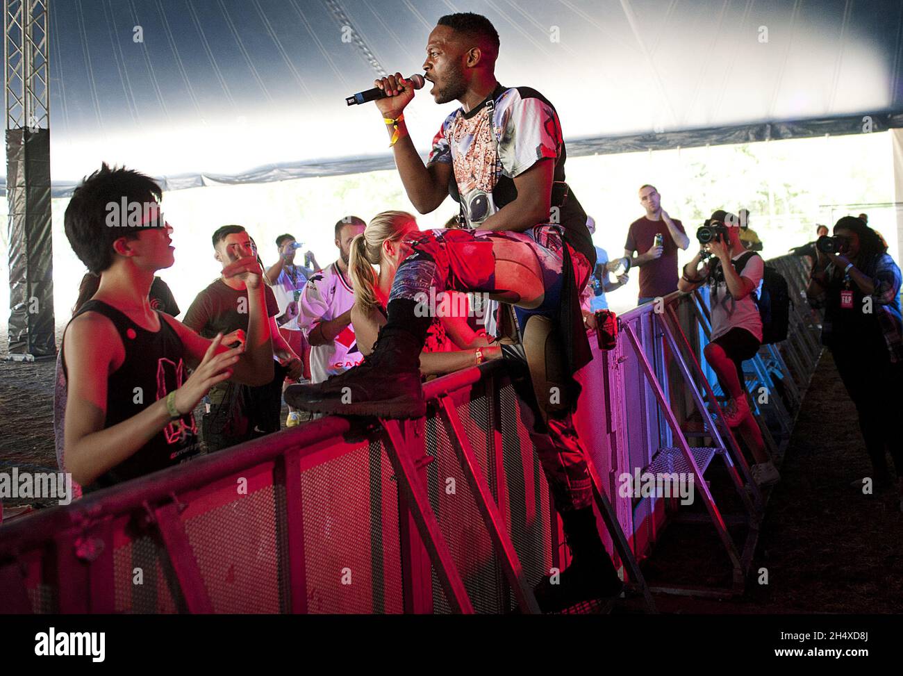 Ojay Morgan aka Zebra Katz in concerto durante il Lovebox Festival 2013 a Victoria Park - Londra Foto Stock