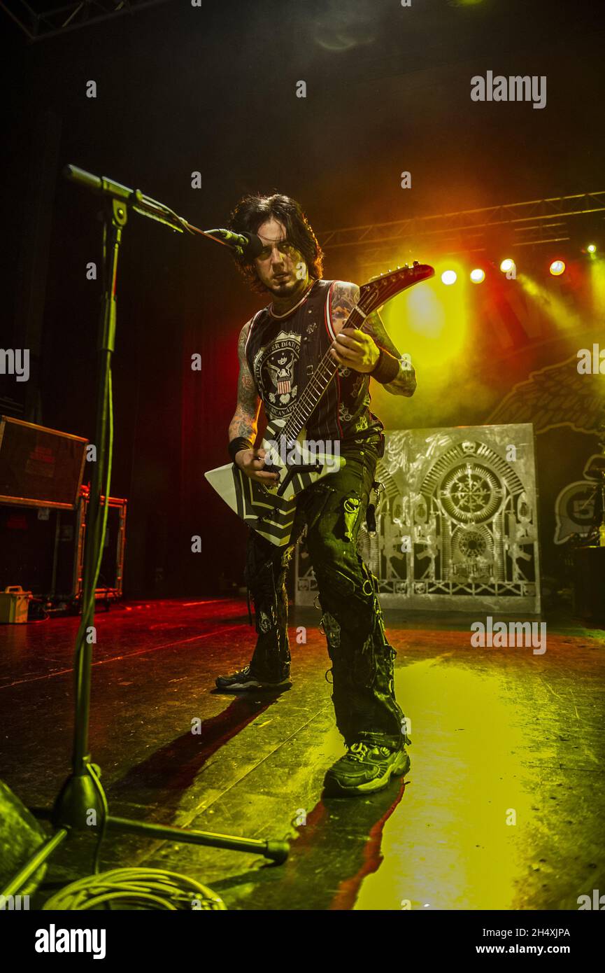 Jason Hook of Five Finger Death Punch live on stage on stage on 28 marzo 2014 at 02 Academy - Birmingham Foto Stock