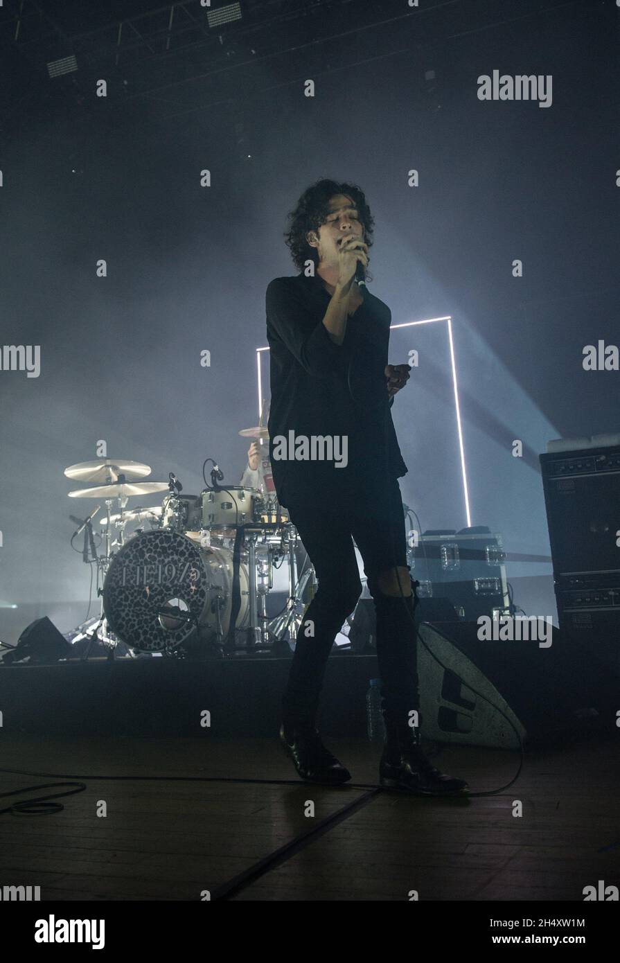 Matthew Healy del 1975 live on stage on Monday 29 September at Civic Hall, Wolverhampton Foto Stock