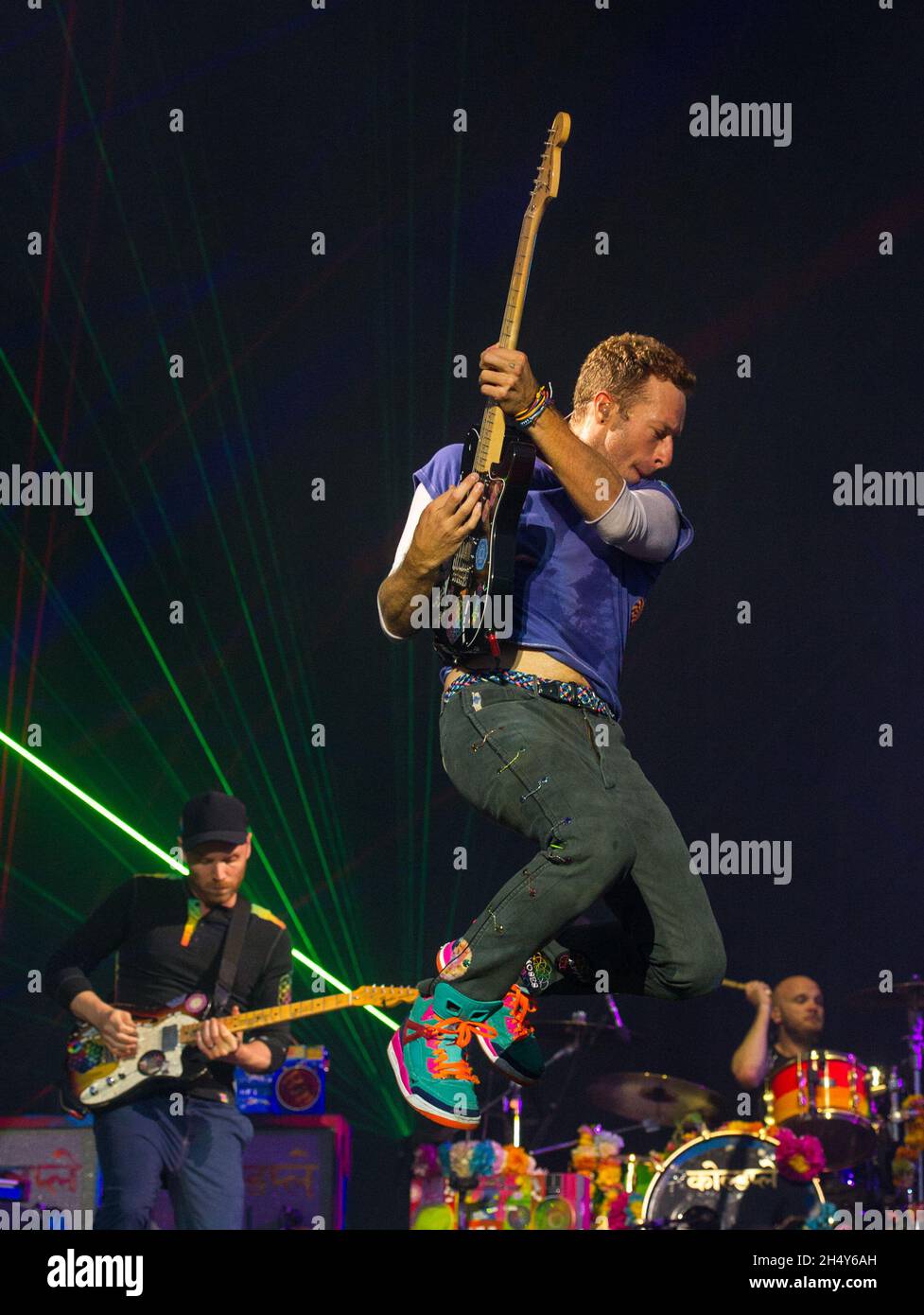 Chris Martin di Coldplay ha suonato dal vivo sul palco il giorno 2 del Big Weekend di radio 1 al castello di Powderham il 29 2016 maggio a Exeter, Regno Unito. Foto Stock