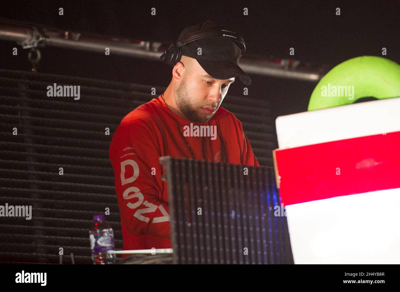 JAX Jones si esibisce dal vivo sul palco durante la Free radio Live 2017 alla Genting Arena di Birmingham, Regno Unito. Data foto: Sabato 11 novembre, 2017. Photo credit: Katja Ogrin/ EMPICS Entertainment. Foto Stock