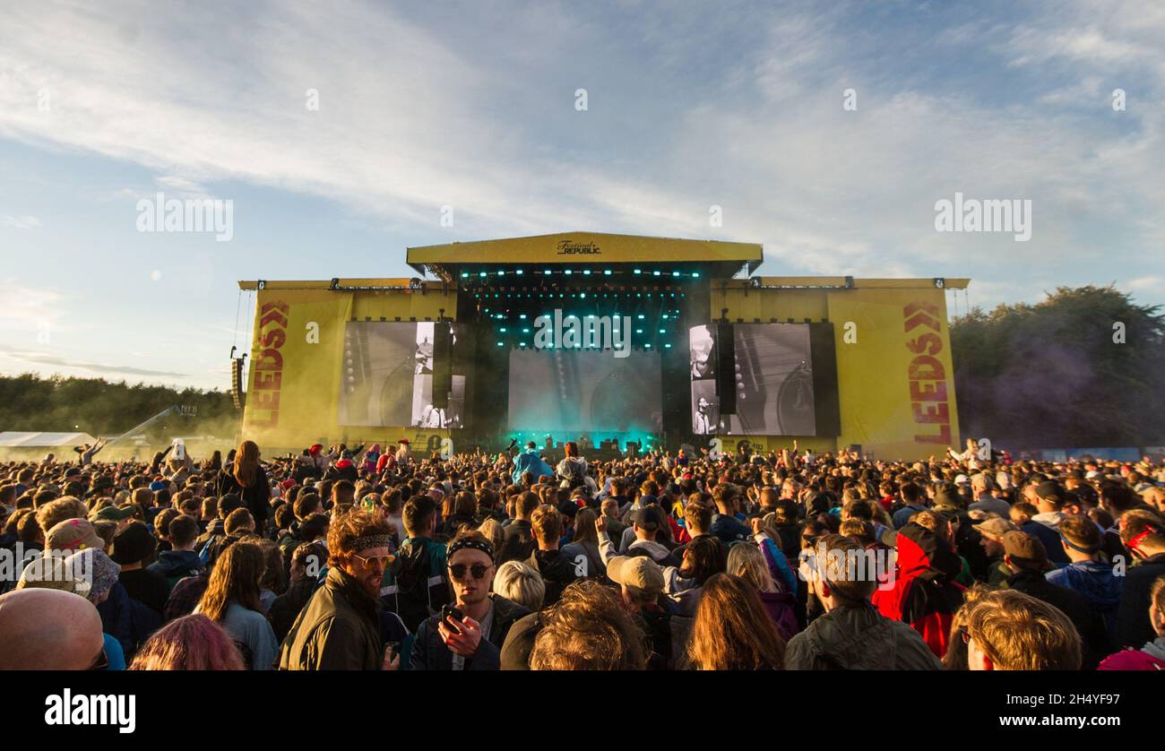 Liam Fray, Daniel Conan Moores, Michael Campbell e Mark Cuppello dei Courteeners si esibiscono sul palco il primo giorno del Leeds Festival nel Bramham Park di Leeds, Regno Unito. Data foto: Venerdì 24 agosto 2018. Photo credit: Katja Ogrin/ EMPICS Entertainment. Foto Stock