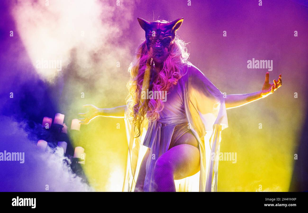 Maria Brink di in questo momento si esibisce sul palco il 25 novembre 2019 alla Motorpoint Arena di Nottingham, Inghilterra. Data foto: Lunedì 25 novembre, 2019. Photo credit: Katja Ogrin/ EMPICS Entertainment. Foto Stock