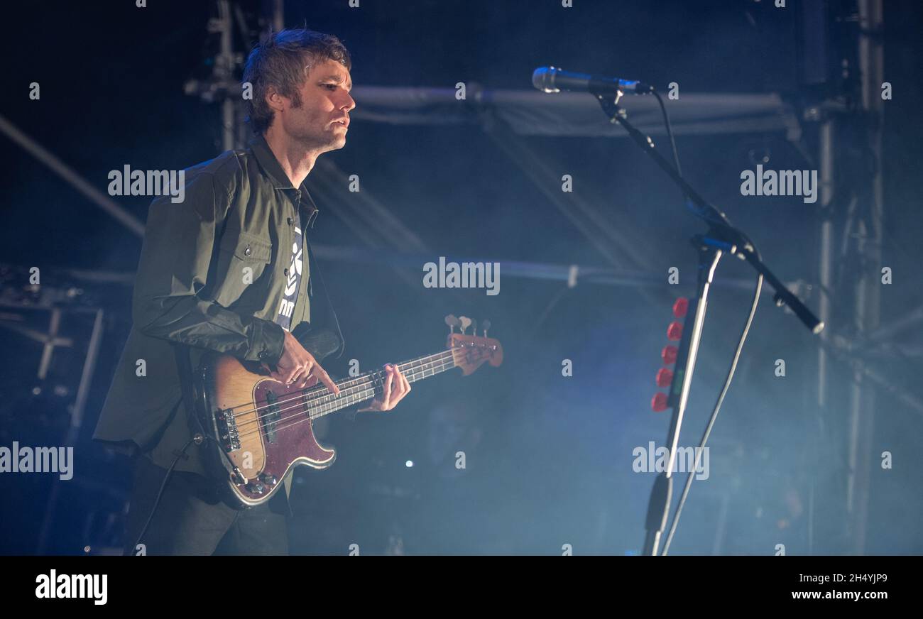 John Hassall of the Libertines suona alle rovine della cattedrale di Coventry il 01 agosto 2021 a Coventry, Regno Unito. Data foto: Domenica 01 agosto 2021. Photo credit: Katja Ogrin/EMPICS Entertainment. Foto Stock
