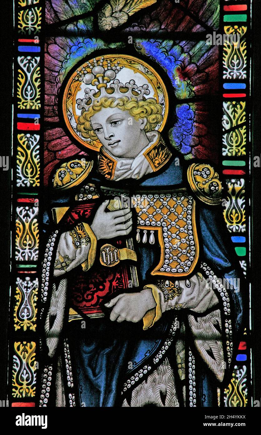 Vetrata dei Kempe Studios raffigurante l'Arcangel Uriel, la Chiesa di Sant'Etheldreda, West, Quantoxhead, Somerset, Inghilterra Foto Stock