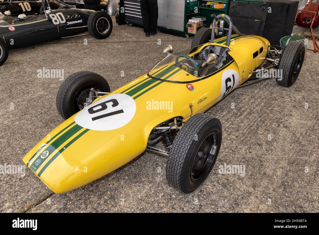 1962 Lotus-Ford 22 Formula Junior nel garage paddock al Goodwood 78° Members Meeting, Sussex, Regno Unito. Foto Stock
