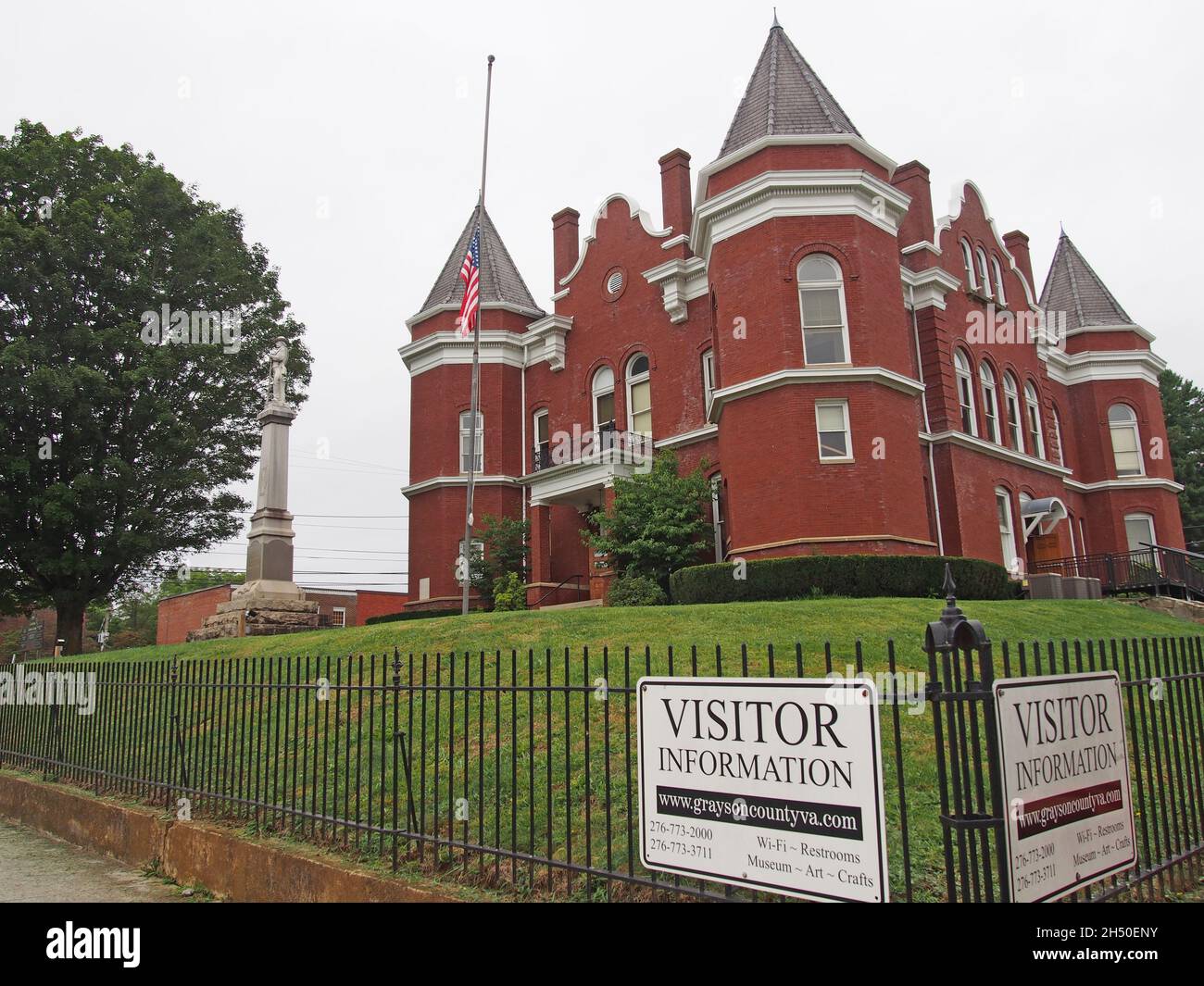 1908 Grayson County Courthouse in Independence, Virginia, USA 2021 © Katharine Andriotis Foto Stock