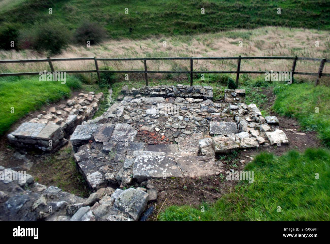 Scavi di rovine romane a Vindolanda Fort e museo, Bardon Mill, Hexham, Northumberland, Inghilterra, REGNO UNITO Foto Stock