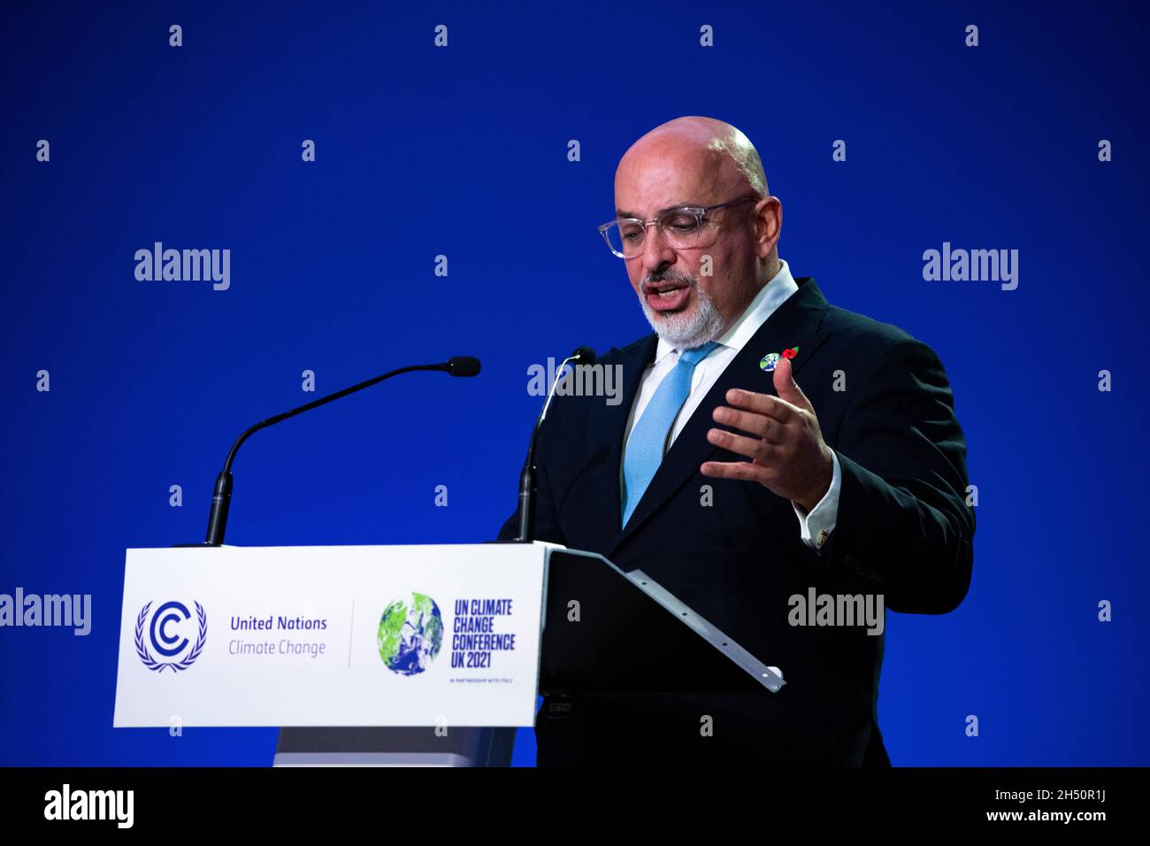 Glasgow, Regno Unito. 05 novembre 2021. Glasgow, Scozia, Regno Unito. 5 novembre 2021PICTURED: Nadhim Zahawi, Segretario del gabinetto per l'istruzione del governo britannico, visto parlare nel pomeriggio in plenaria, "evento congiunto di istruzione e ambiente minster, insieme domani, istruzione e azione sul clima" Credit: Colin Fisher/Alamy Live News Foto Stock