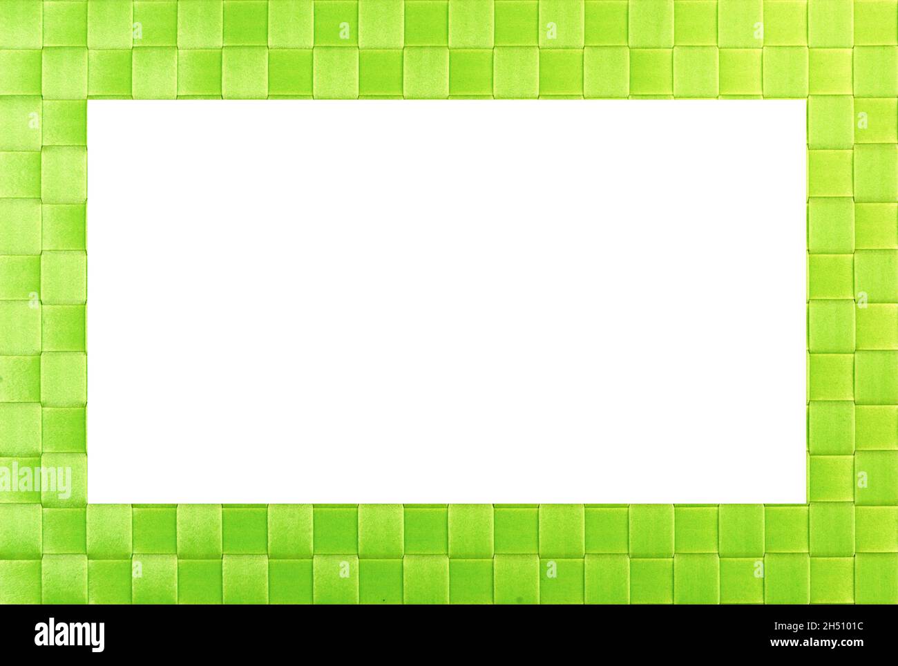 Cornice con nastro di vimini verde e centro bianco. Foto Stock