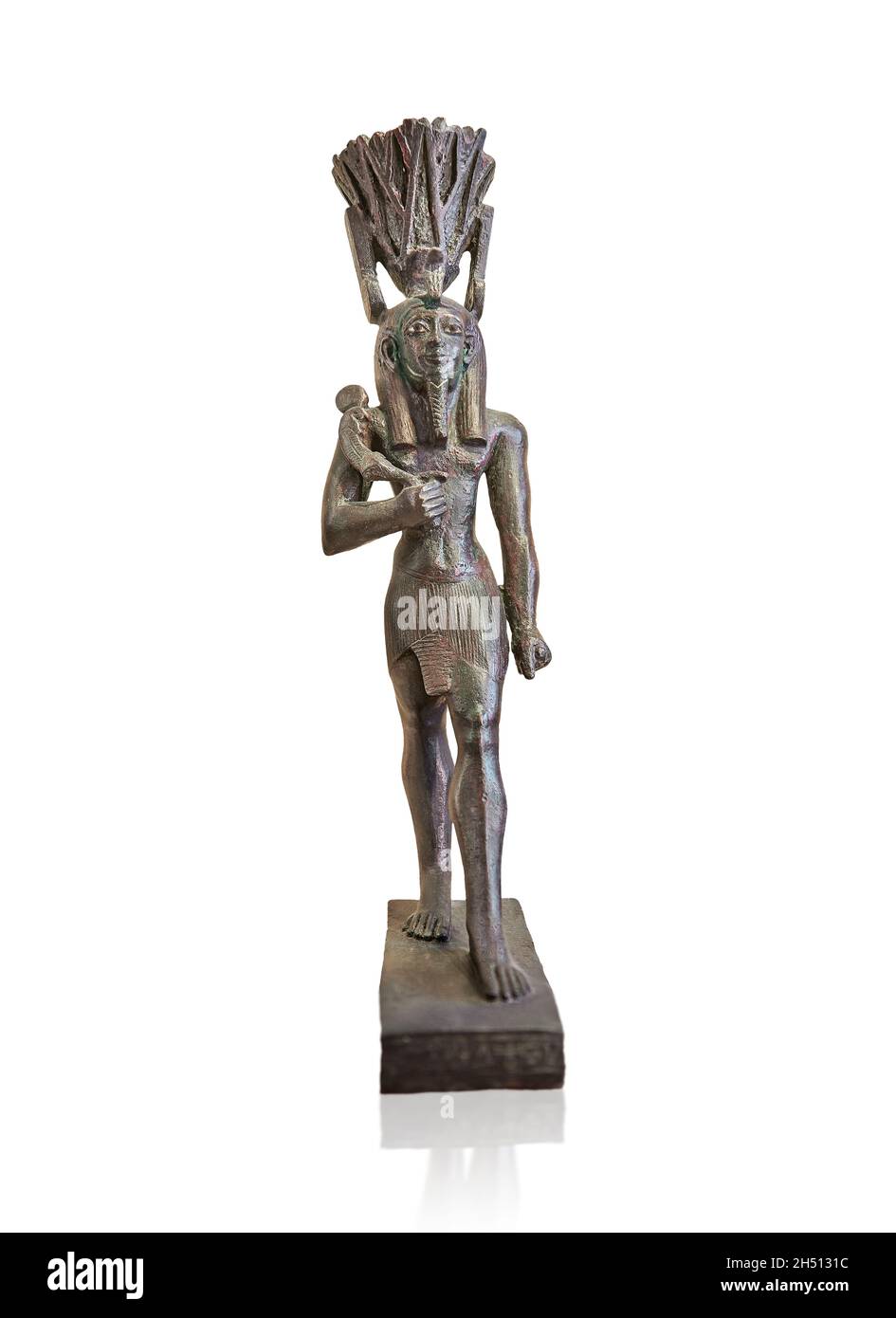 Antica statua in rame egiziano di dio Nefertem, 664-332 a.C., bronzo con intarsio d'oro. Museo del Louvre e 10665. Dettagli: Nefertem in piedi, lonstraccio, fa Foto Stock