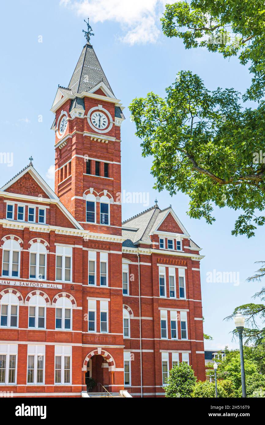 Auburn Alabama, Auburn University, Samford Hall, Clock Tower, edificio amministrativo campus mattoni rossi storico Foto Stock