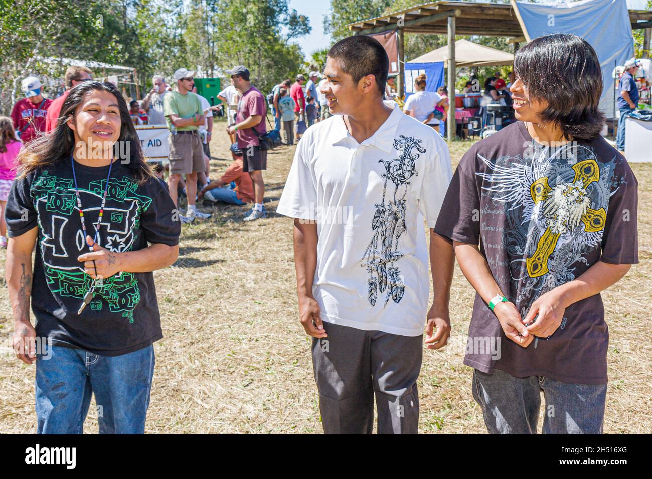 Florida Big Cypress,Seminole Indian Reservation,Billie Swamp Safari,Big Cypress Shootout,nativi americani ragazzi maschi adolescenti amici Foto Stock