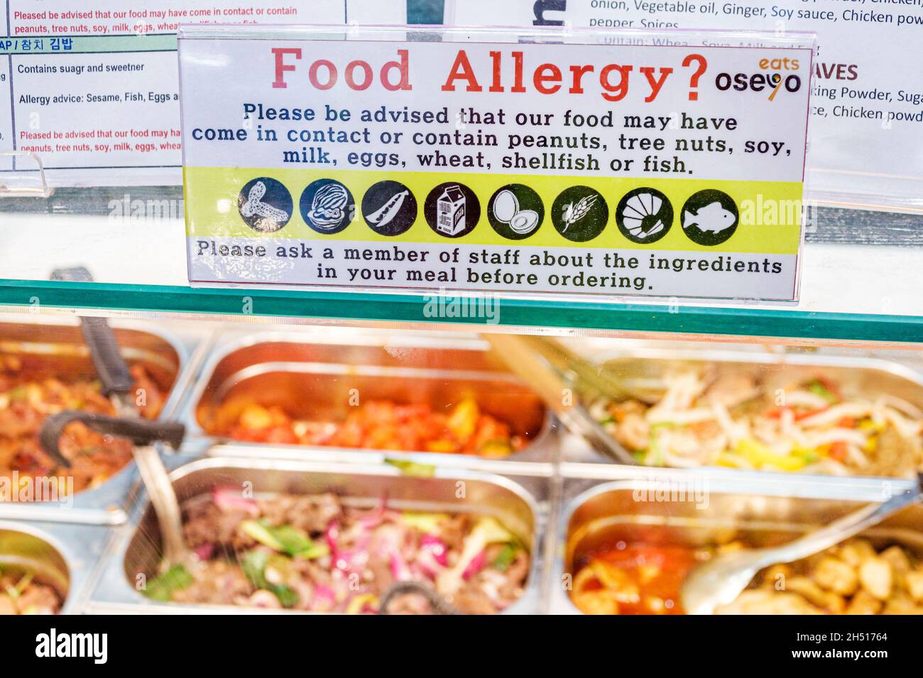 London England,UK,Lambeth South Bank,Oseyo Korean Food & Culture Hub, ristorante,take-away fast food allergy warning sign lista ingredienti Foto Stock
