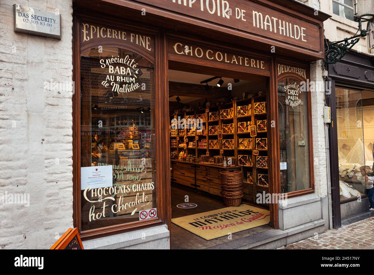 Tradizionale negozio di cioccolato belga nel centro storico di Bruges, Belgio. Foto Stock