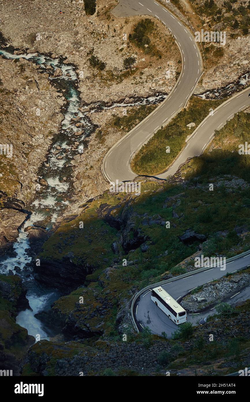 Le strade tortuose di Trollstigen, Norvegia Foto Stock