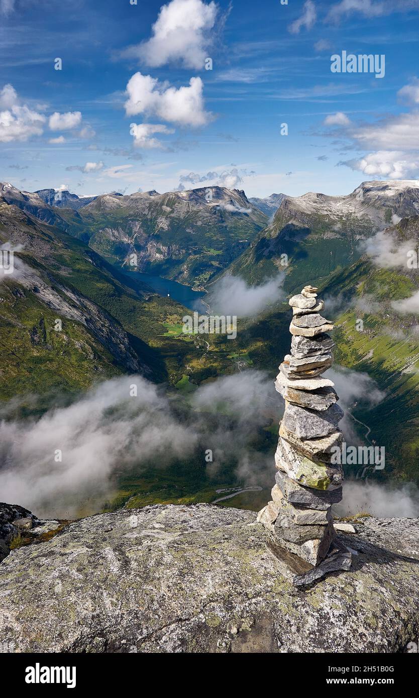 Vista verso Geiranger da Dalsnibba, Norvegia Foto Stock