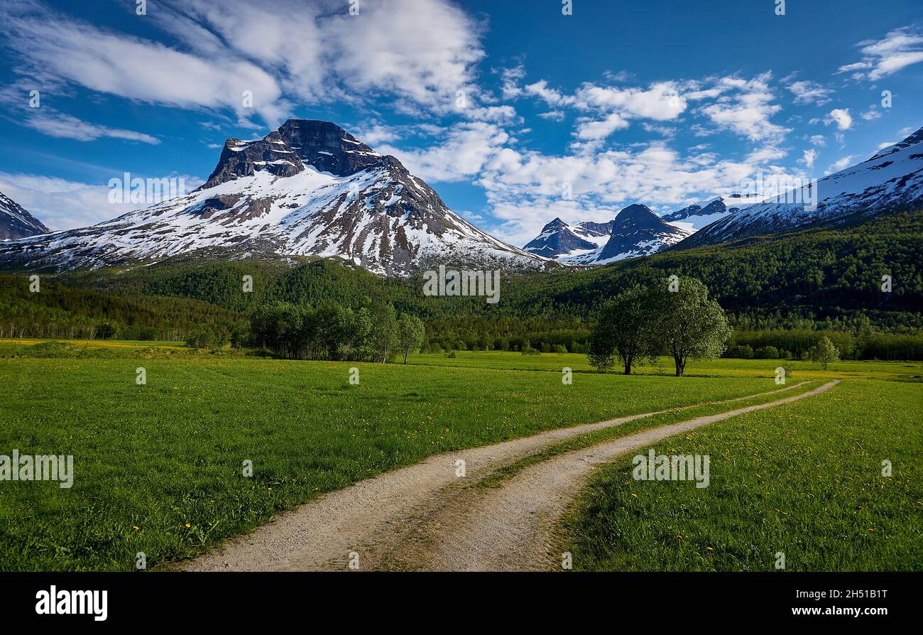 Vista della valle di Innerdalen, Norvegia Foto Stock