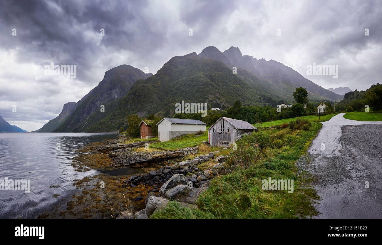 Boathouses vicino a Bjørke, Norvegia Foto Stock