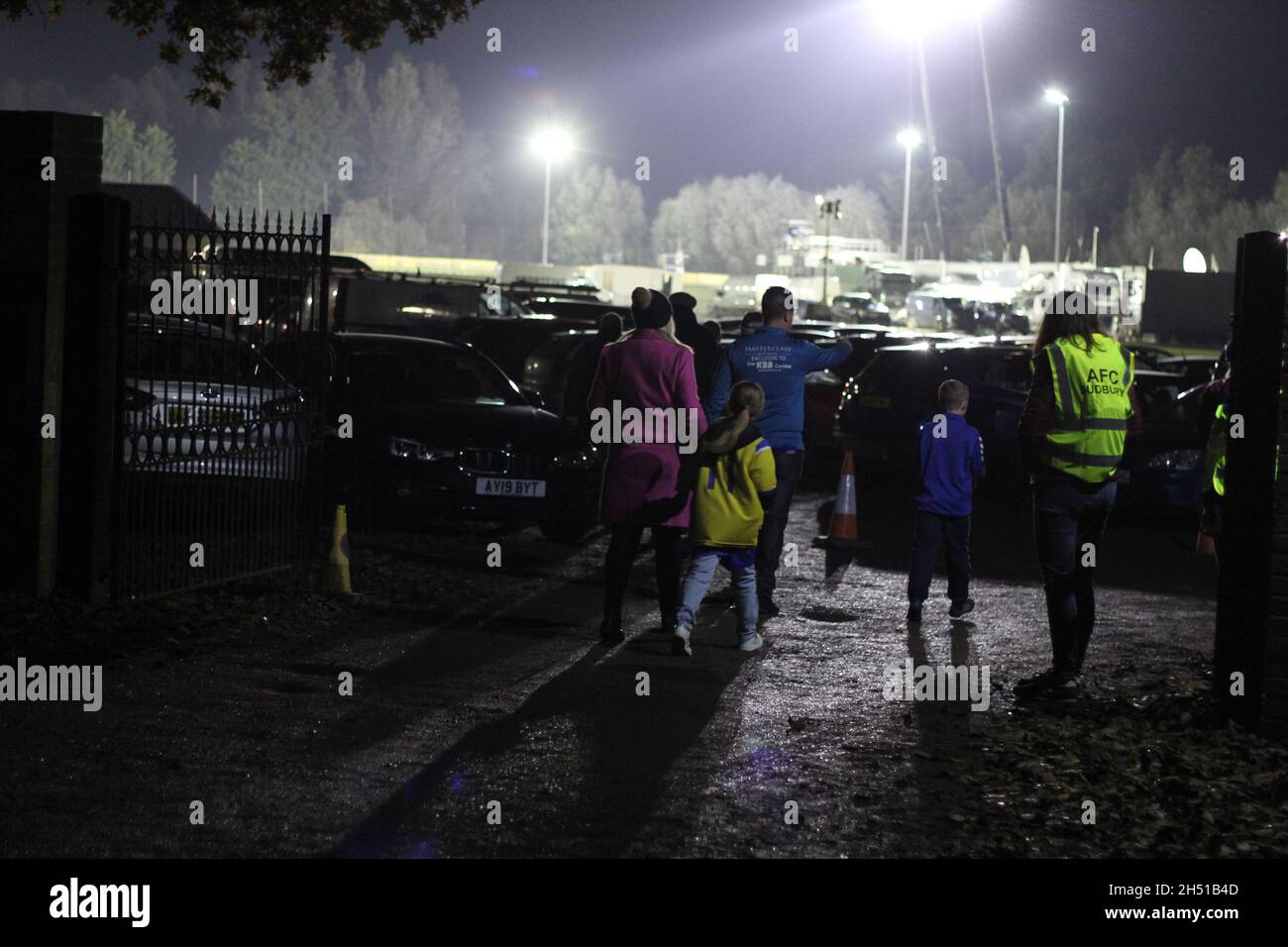 Sudbury, Regno Unito. 05th Nov 2021. I sostenitori arrivano per il primo cravatta nel primo round proprio della fa Cup tra AFC Sudbury della Isthmian League North Division e Colchester United of League Two. Credit: Eastern views/Alamy Live News Foto Stock