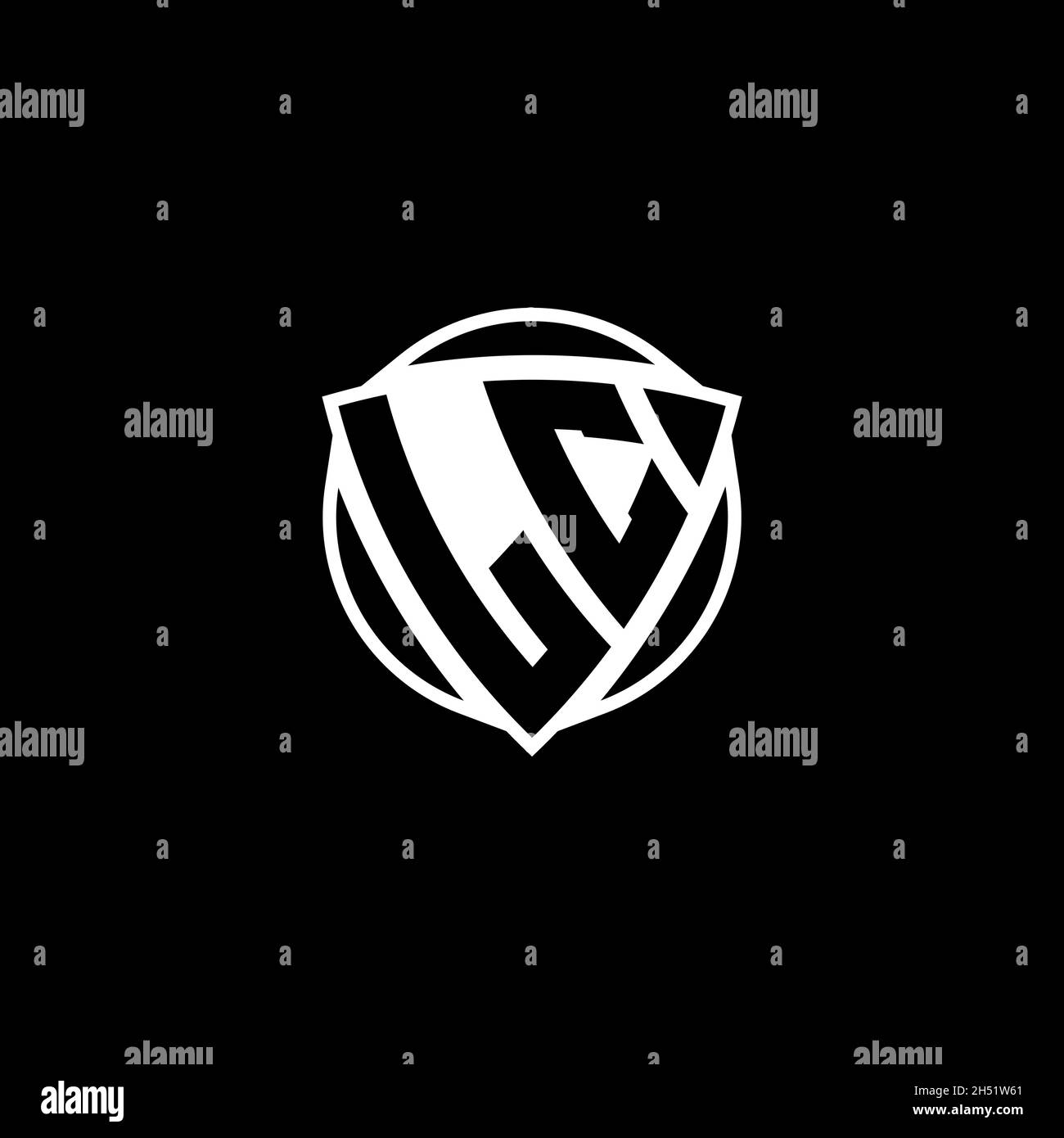 Lettera del logo LC monogramma con forma a scudo triangolare, isolata su sfondo bianco. Logo radioattivo, triangolo radioattivo e forma di scudo Illustrazione Vettoriale