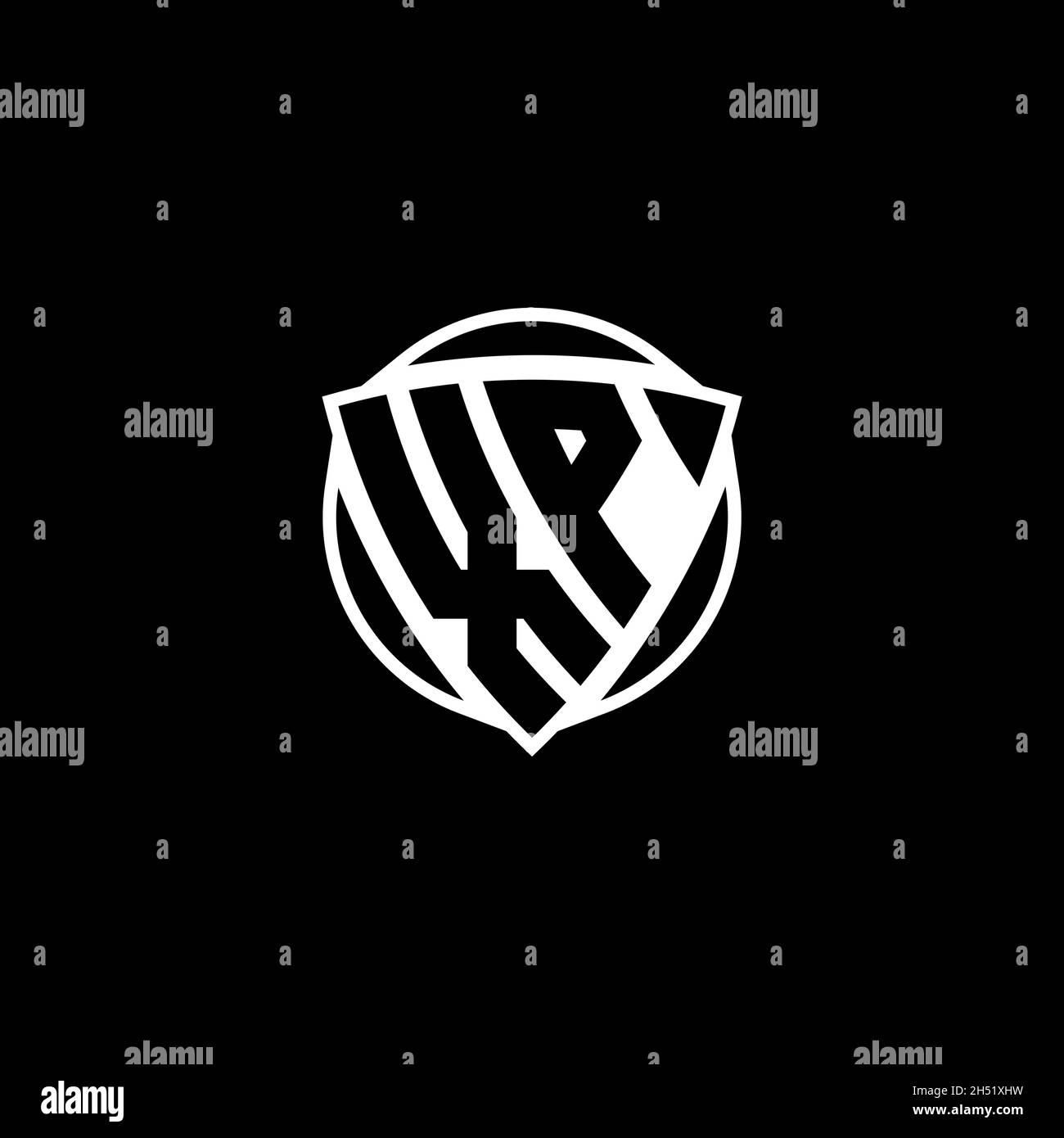 Lettera del logo XP monogramma con forma a scudo triangolare, isolata su sfondo bianco. Logo radioattivo, triangolo radioattivo e forma di scudo Illustrazione Vettoriale