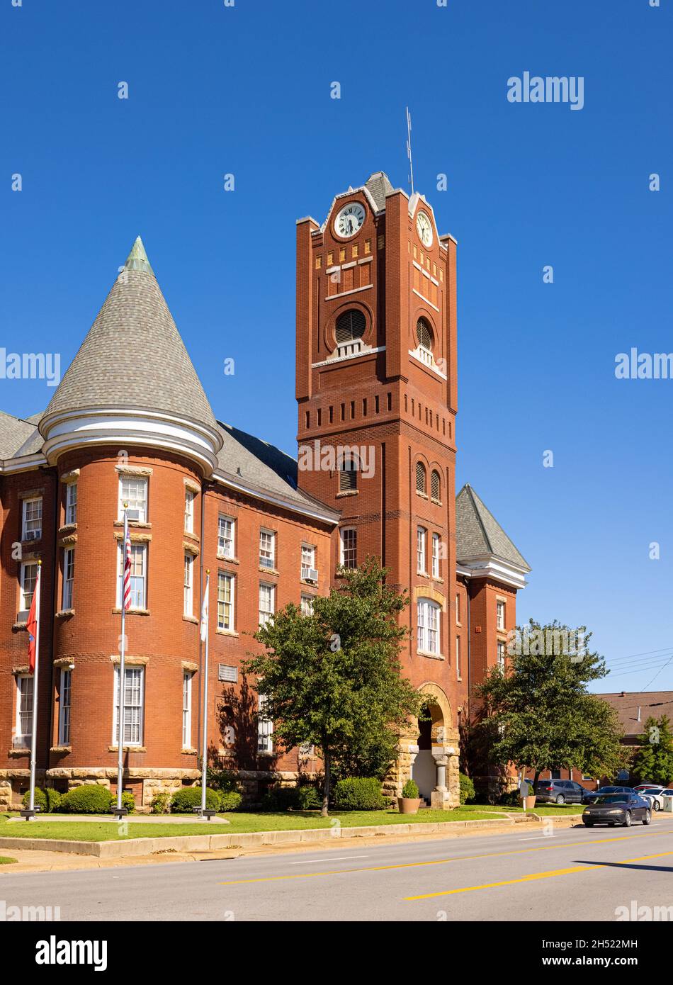 Newport, Arkansas, USA - 18 ottobre 2021: Lo storico tribunale della contea di Jackson Foto Stock