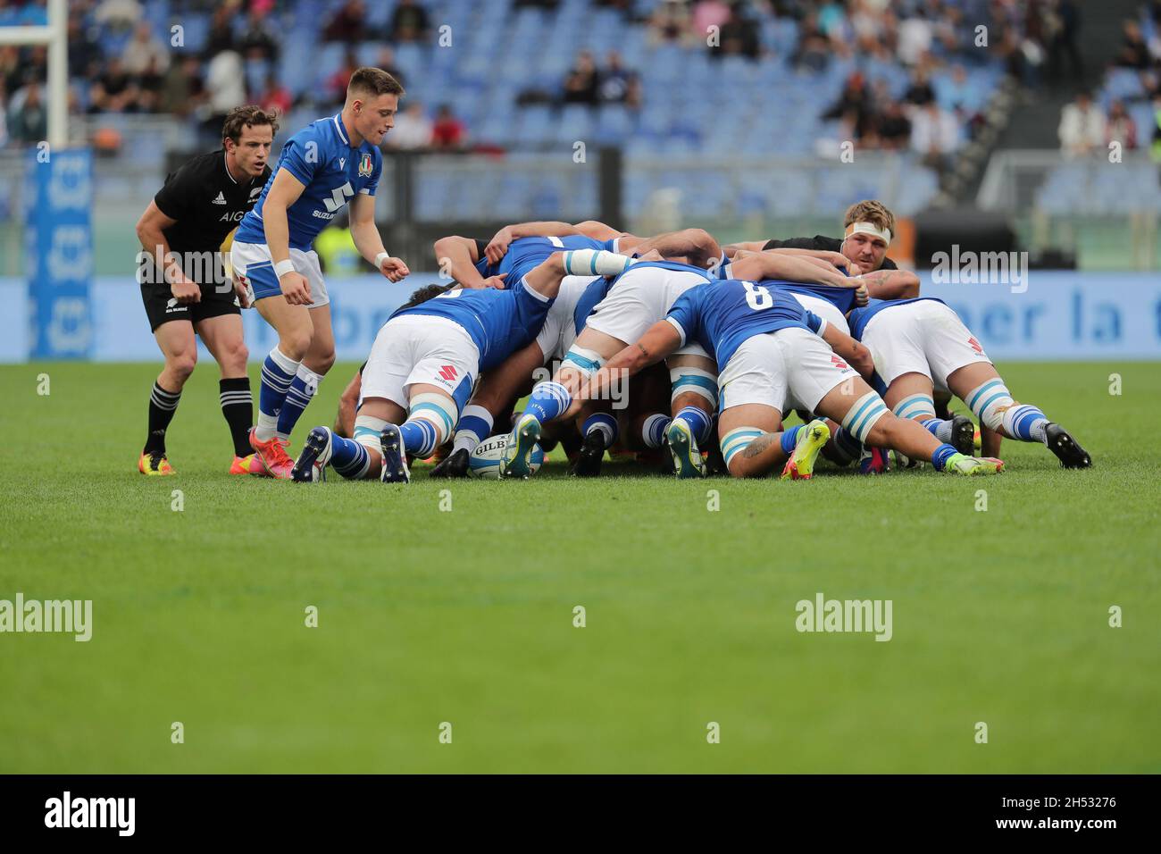 Roma, Italia. 6 novembre 2021. scrum IItaly in Italia vs New Zeland, Autumn Nations Cup rugby match a Roma, Italia, novembre 06 2021 Credit: Independent Photo Agency/Alamy Live News Foto Stock